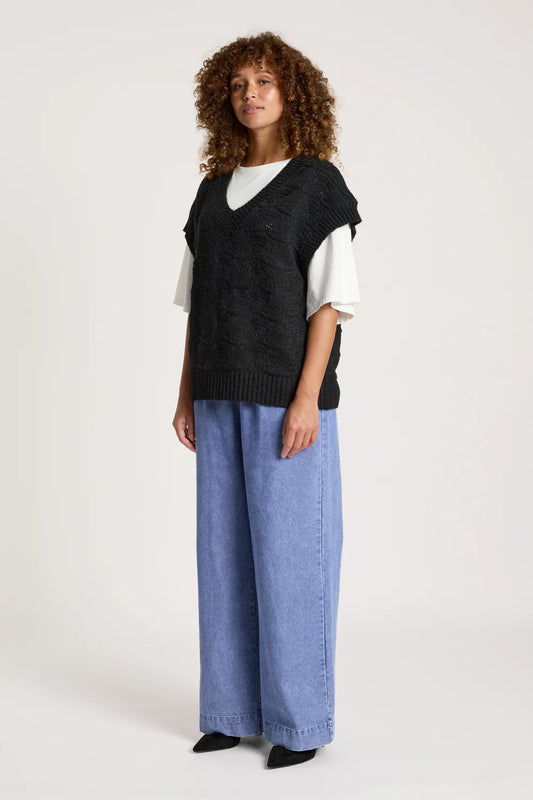 EB & IVE - ORIN KNIT VEST - BLACK