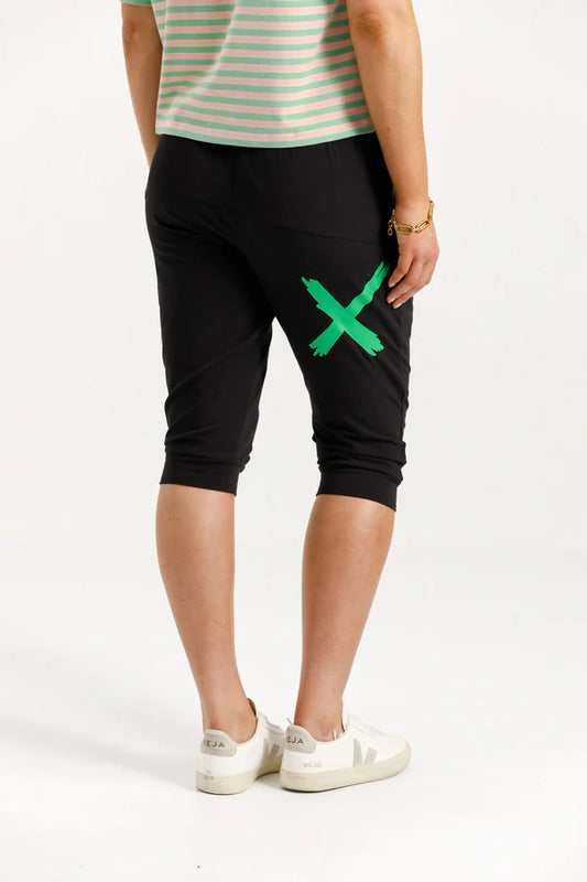 HOME-LEE 3/4 APARTMENT PANTS - BLACK WITH KELLY GREEN X