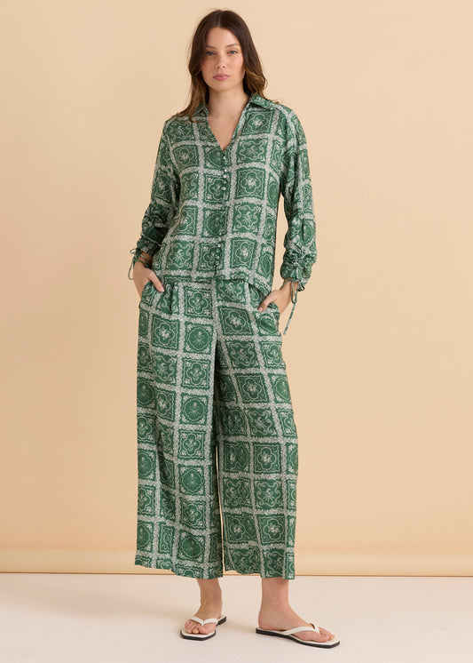 BETTY BASICS BELINDA BLOUSE - FLORAL TILE PRINT