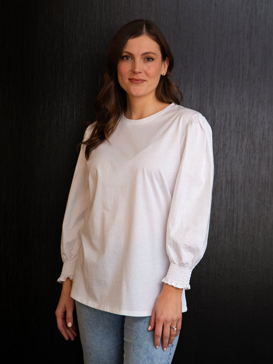WHITE ON BLACK SHIRRED SLEEVE TOP - WHITE