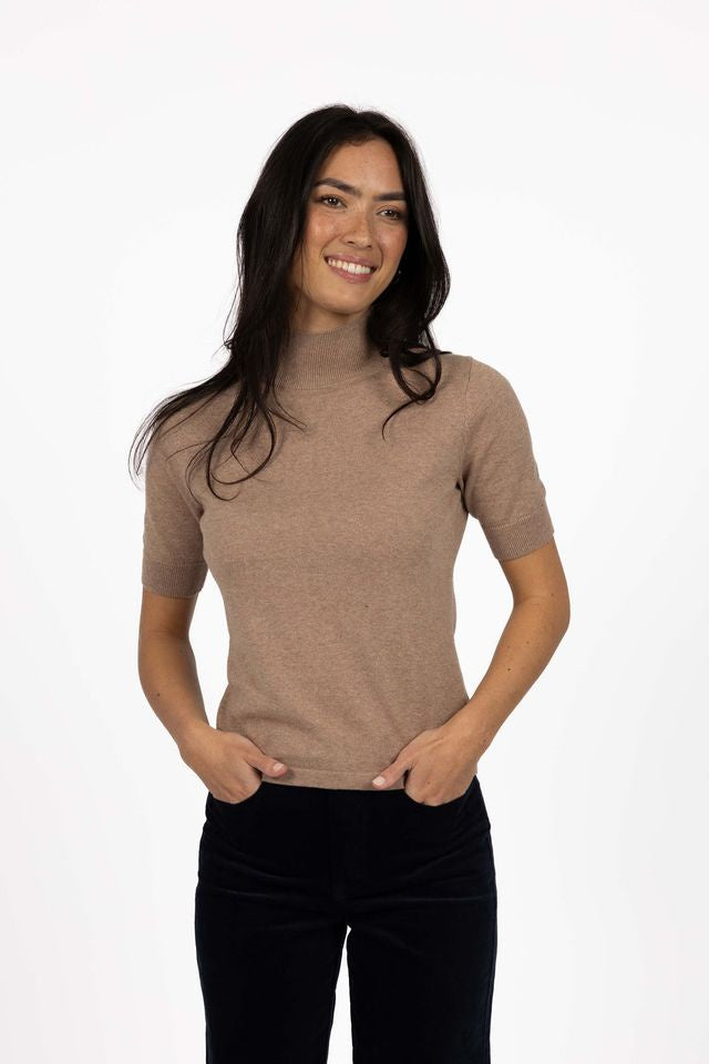 HUMIDITY LIFESTYLE VERA TOP - HAZELNUT