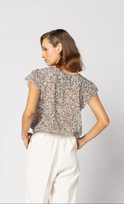 DRAMA THE LABEL TEA TIME TOP - SILVER CLOUD