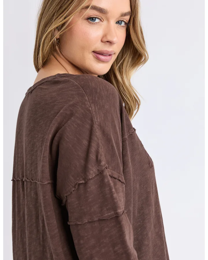 FOXWOOD THROW ON TEE - COFFEE