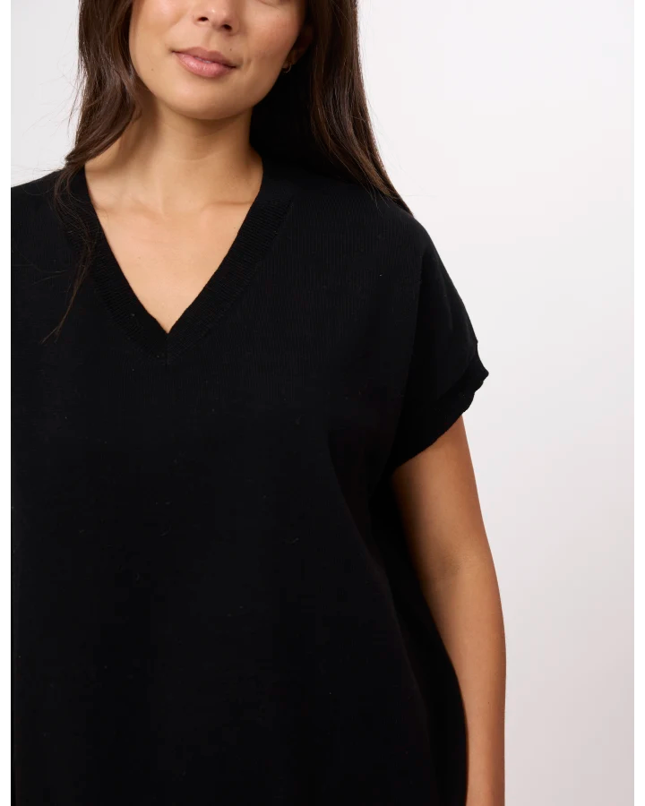 STELLA & GEMMA LILY TOP - BLACK