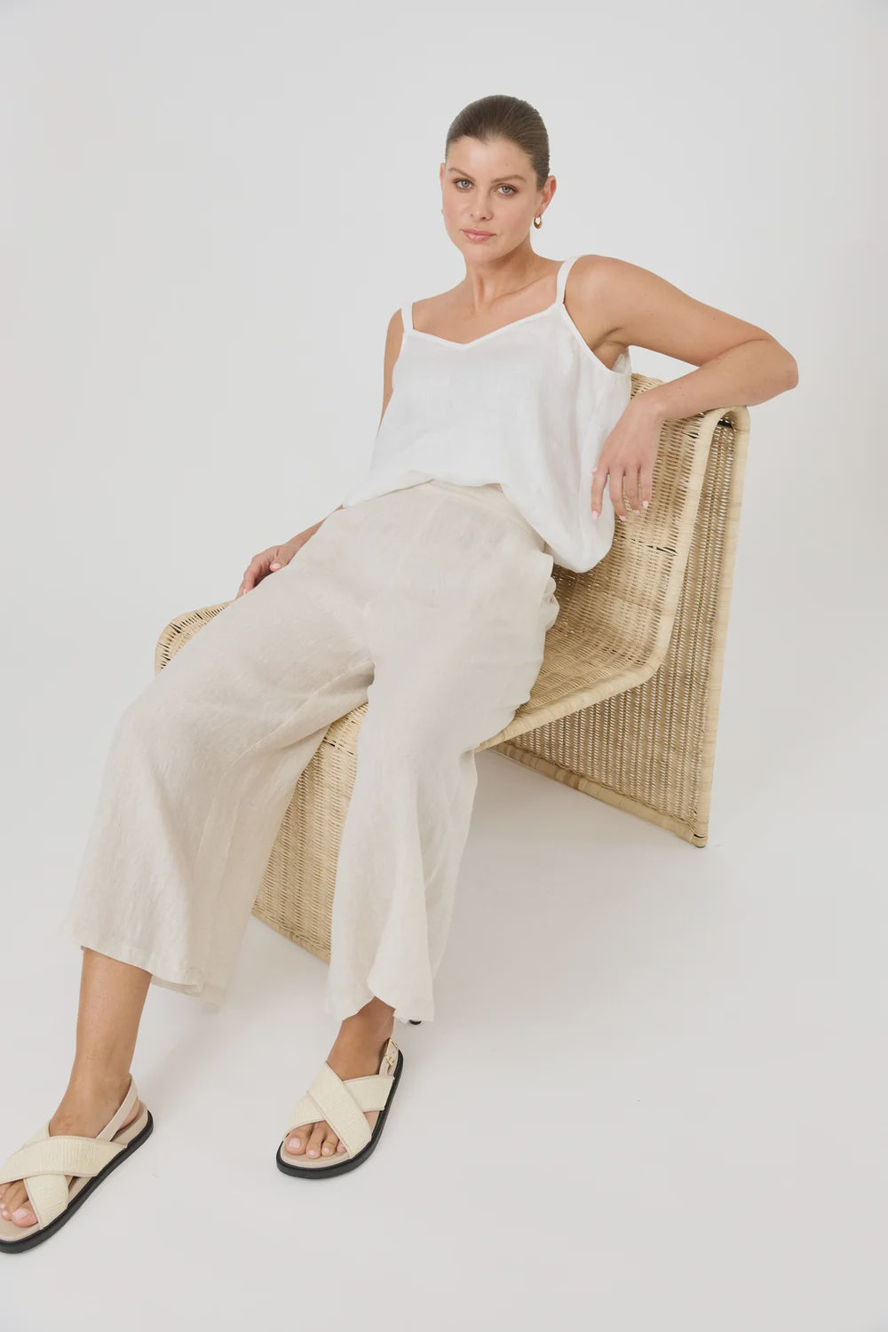 EB & IVE STUDIO CROP PANT - TUSK