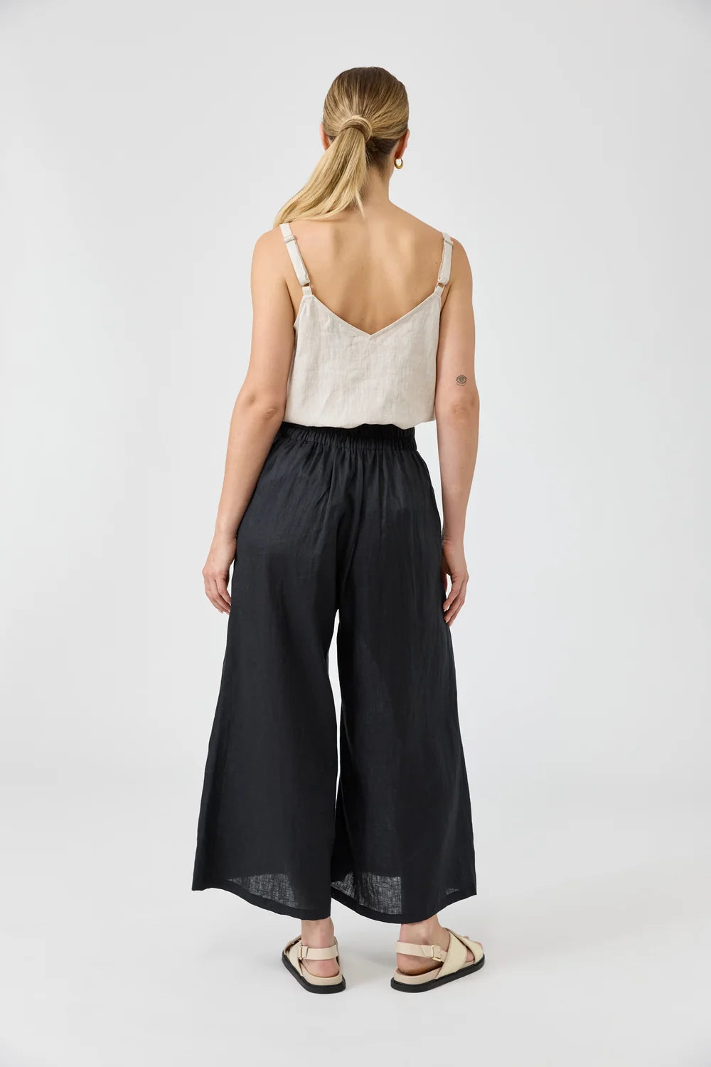 EB & IVE STUDIO CROP PANT - EBONY