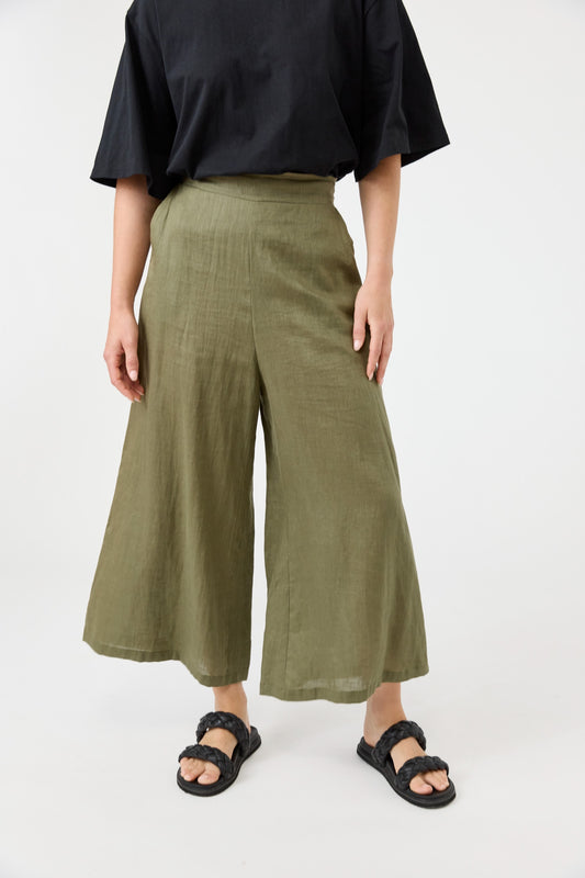 EB & IVE STUDIO CROP PANT - KHAKI