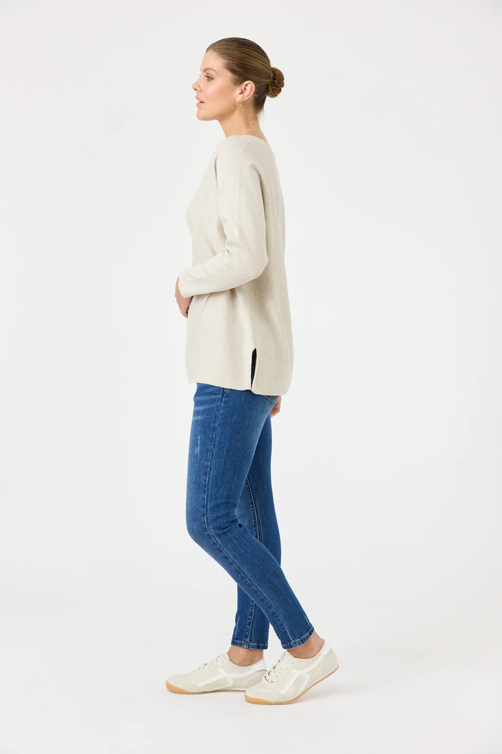 EB & IVE STUDIO V KNIT - TUSK