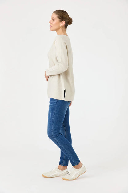 EB & IVE STUDIO V KNIT - TUSK