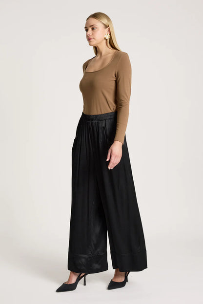 EB & IVE - SAN PANT - BLACK