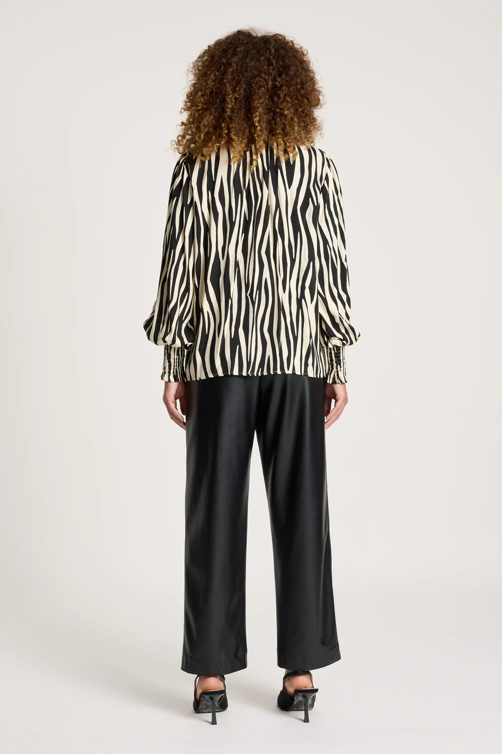 EB & IVE - SAN FRILL TOP - SAVANNA