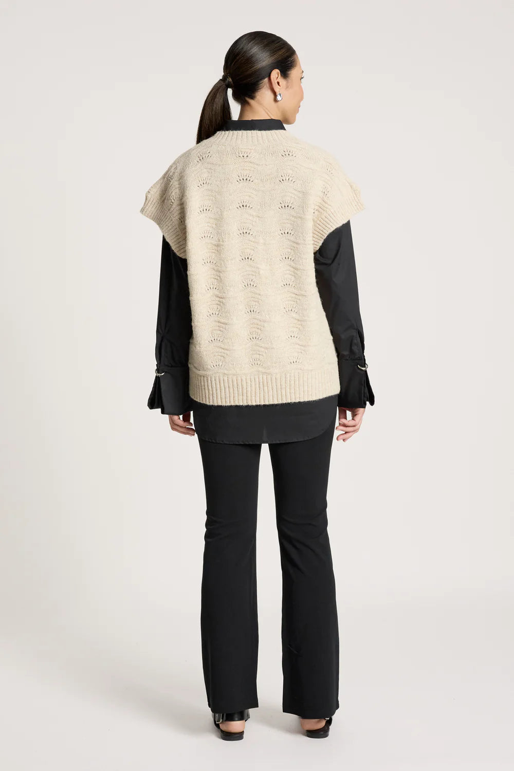 EB & IVE - ORIN KNIT VEST - DUNE
