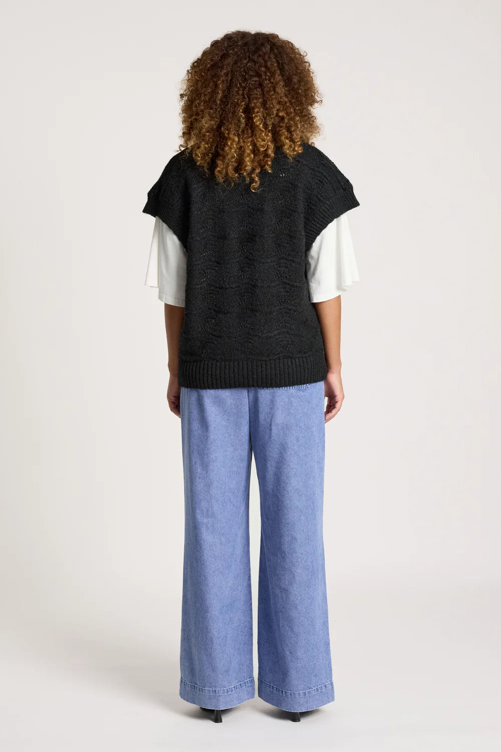 EB & IVE - ORIN KNIT VEST - BLACK