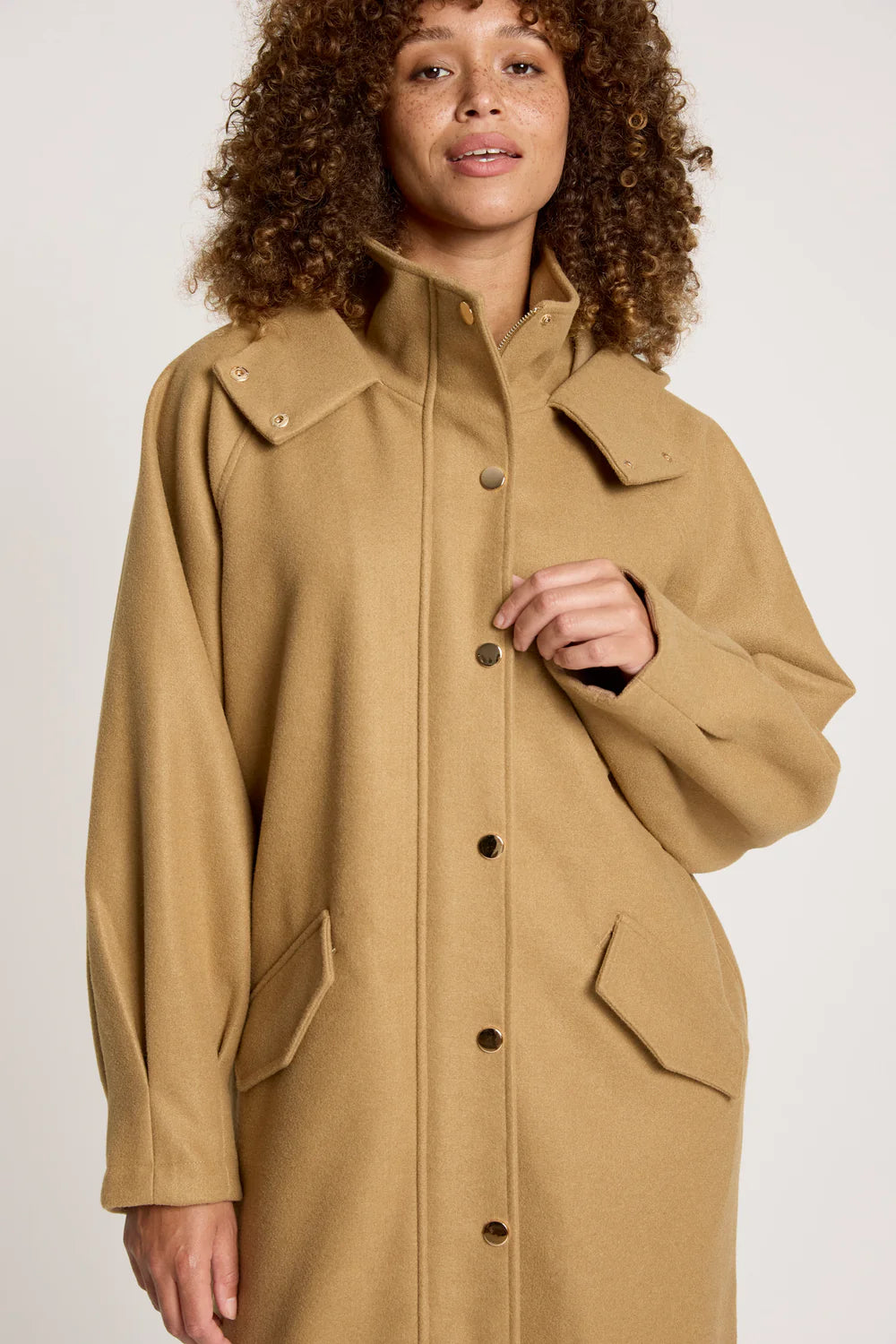 EB & IVE - SABLE HOOD JACKET - MOCHA