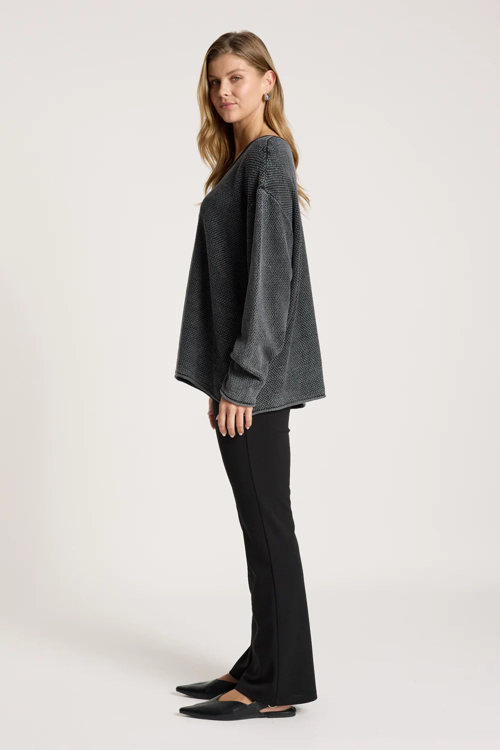 EB & IVE - APACHE JUMPER - BLACK