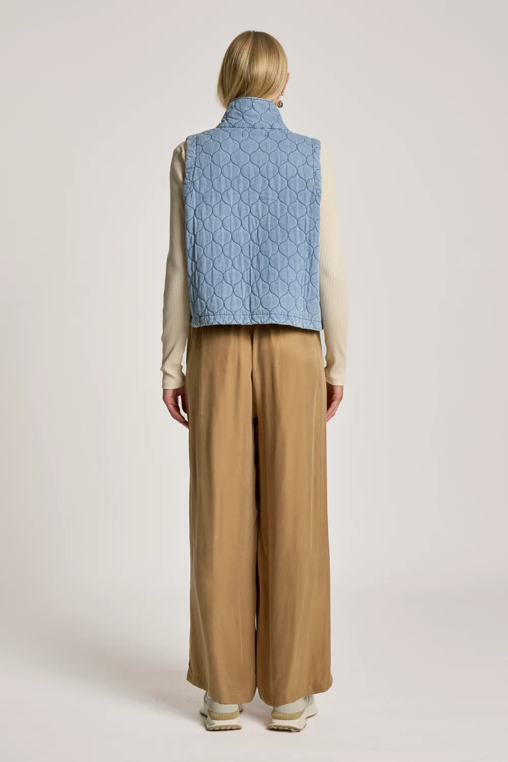 EB & IVE - SANSI QUILTED CROP VEST - DENIM