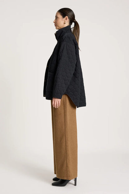 EB & IVE - SANSI QUILTED JACKET- BLACK