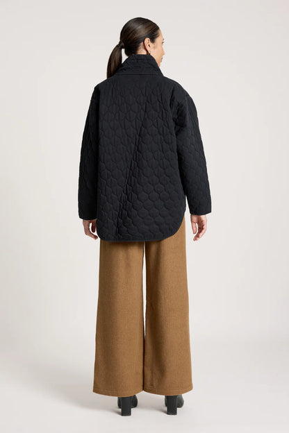 EB & IVE - SANSI QUILTED JACKET- BLACK