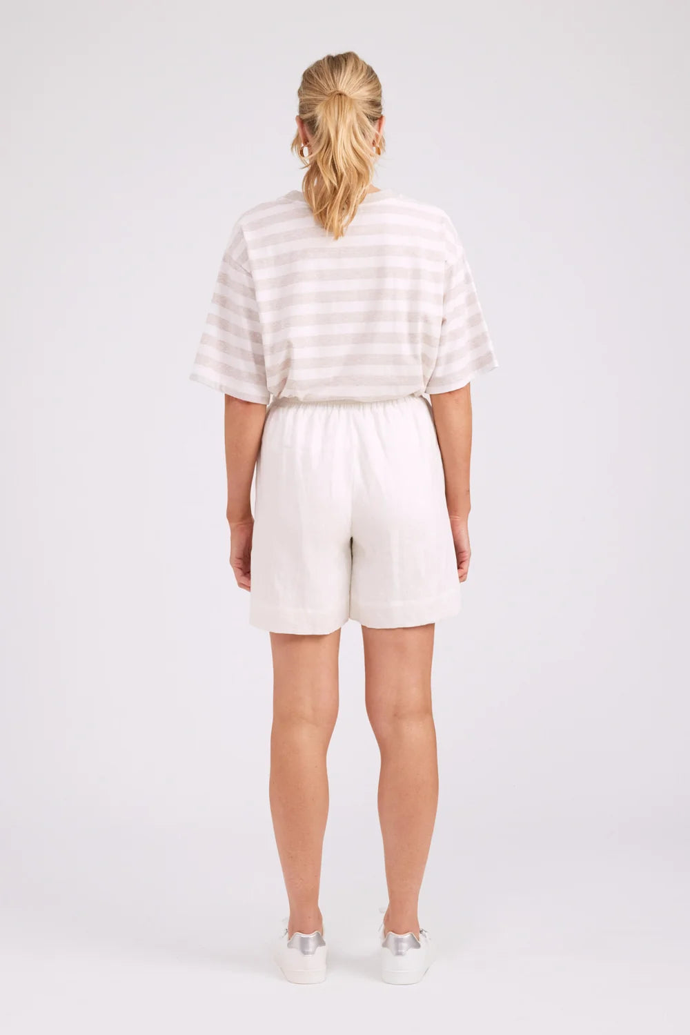 EB & IVE STUDIO BERMUDA SHORT - WHITE