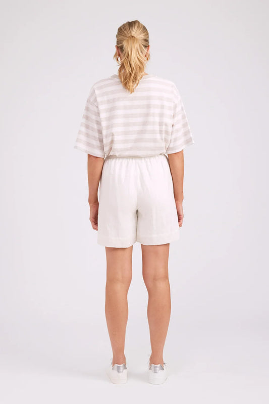 EB & IVE STUDIO BERMUDA SHORT - WHITE