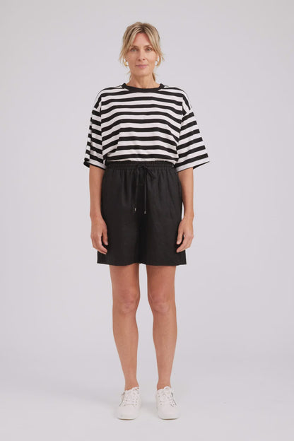 EB & IVE STUDIO BERMUDA SHORT - BLACK