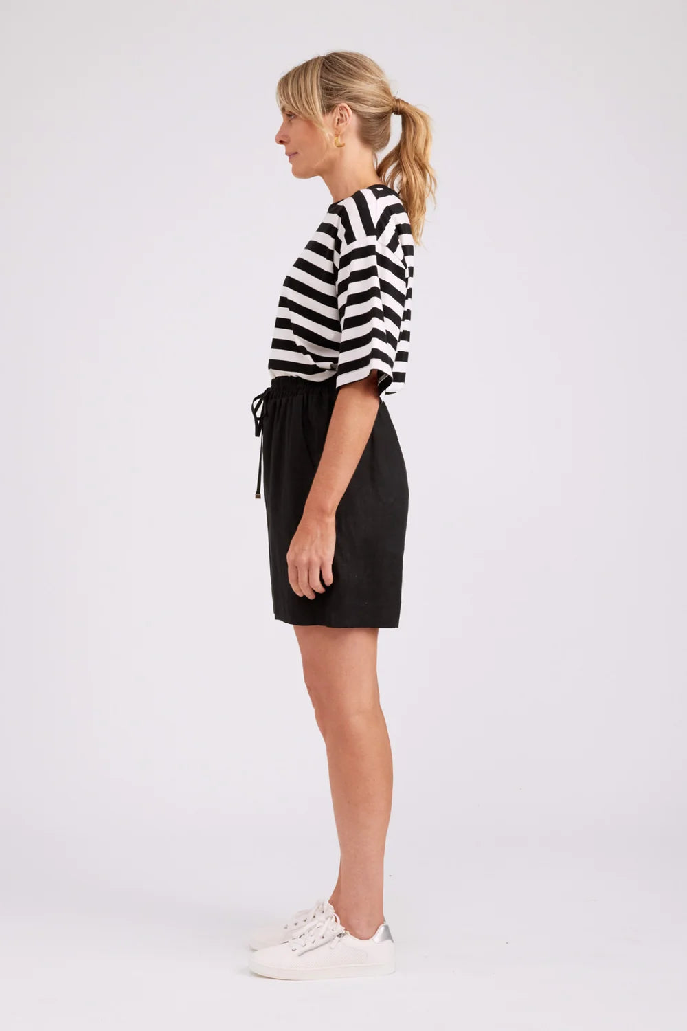 EB & IVE STUDIO BERMUDA SHORT - BLACK
