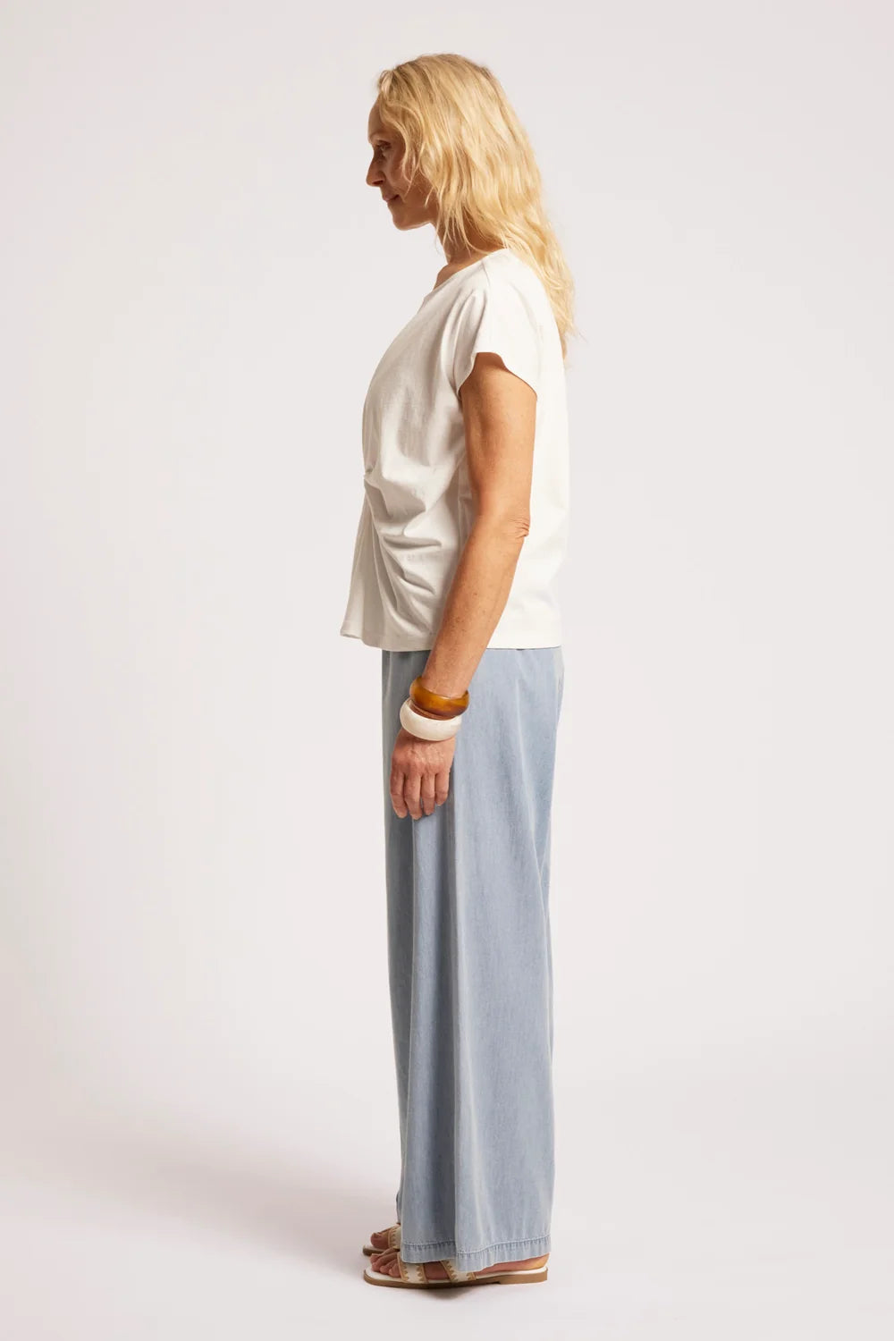 EB & IVE CASA TWIST T-SHIRT - WHITE