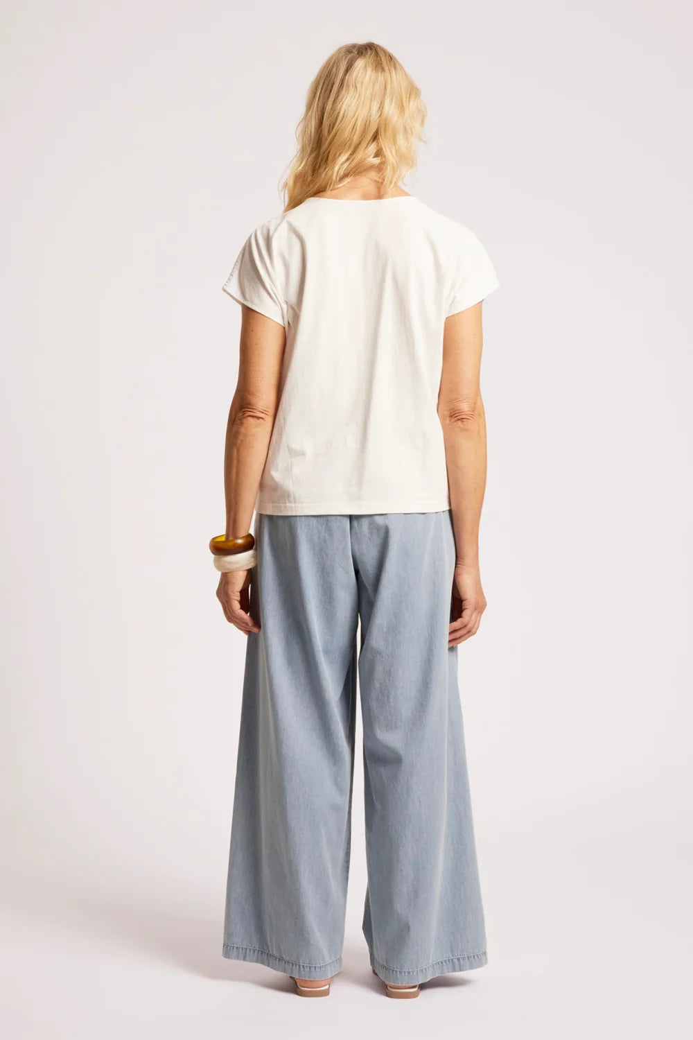 EB & IVE CASA TWIST T-SHIRT - WHITE