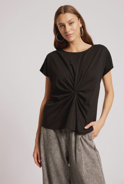 EB & IVE CASA TWIST T-SHIRT - BLACK