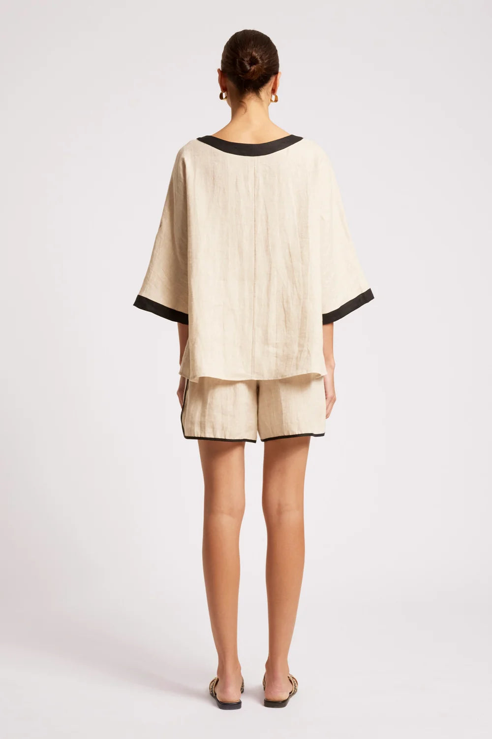 EB & IVE MARIS RELAXED SPLICE TOP - TUSK/BLACK