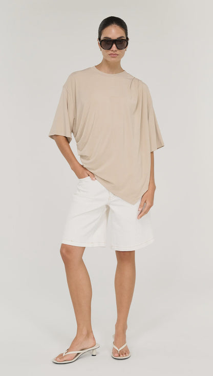 STAPLE THE LABEL ZELLE DRAPED OVERSIZE TEE - BEIGE