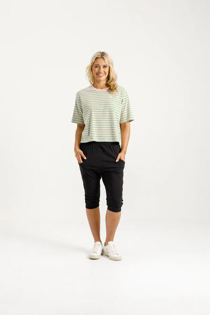HOME-LEE 3/4 APARTMENT PANTS - BLACK WITH KELLY GREEN X