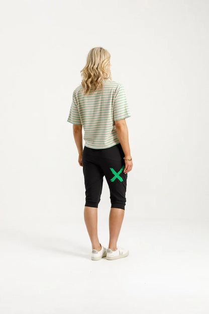 HOME-LEE 3/4 APARTMENT PANTS - BLACK WITH KELLY GREEN X