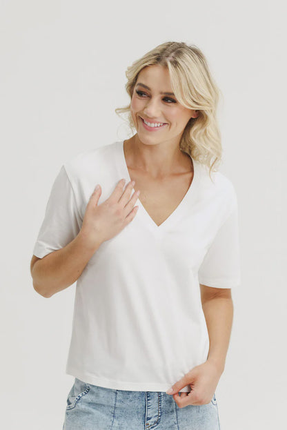 HOME-LEE V NECK TEE - VANILLA