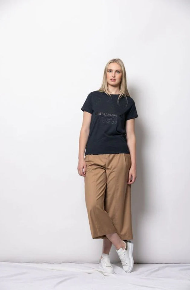 DRESSED TEE WITH BLACK PRINT - NAVY - SS2422/4