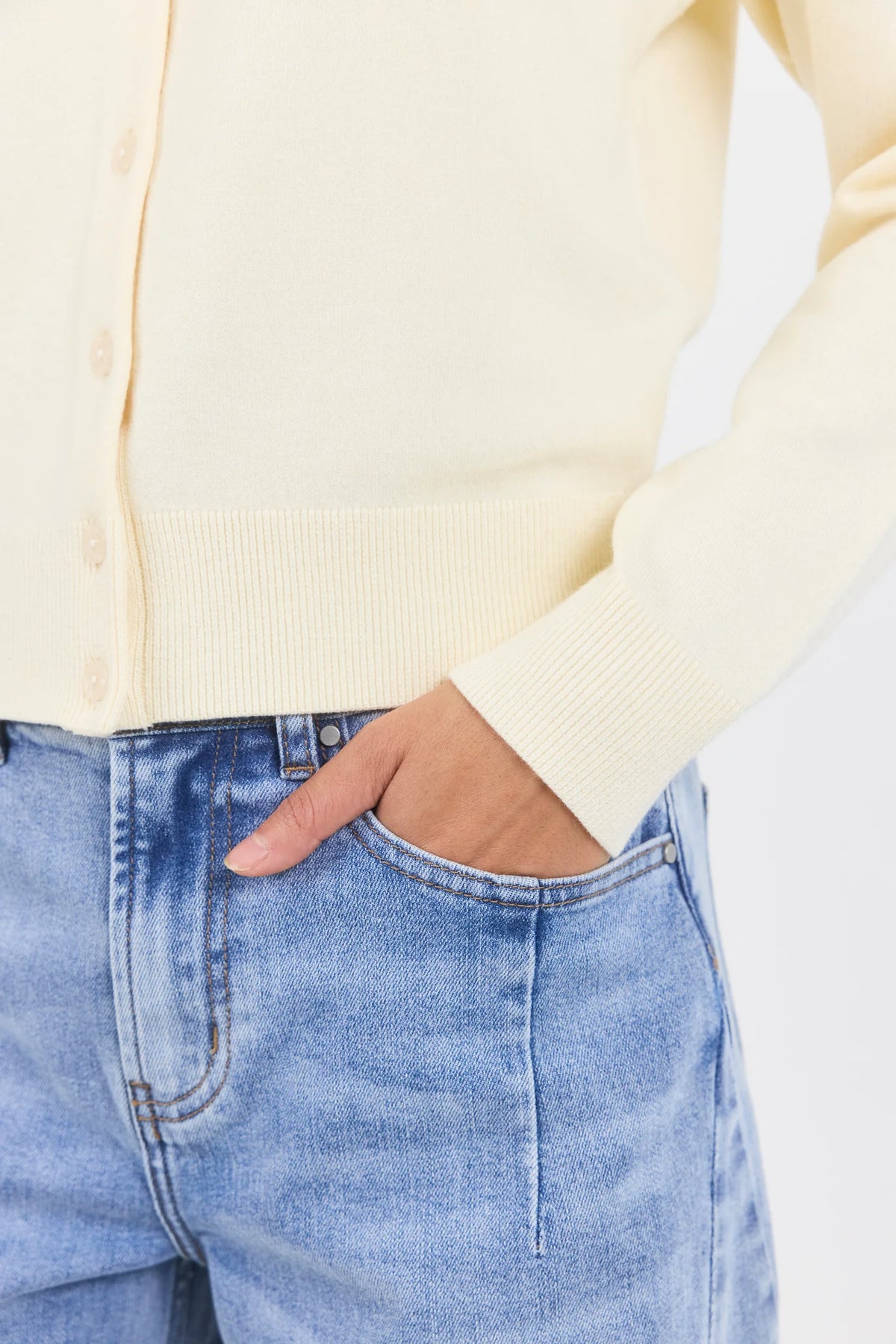STORIES BE TOLD - AUTOGRAPH CARDIGAN - BUTTER