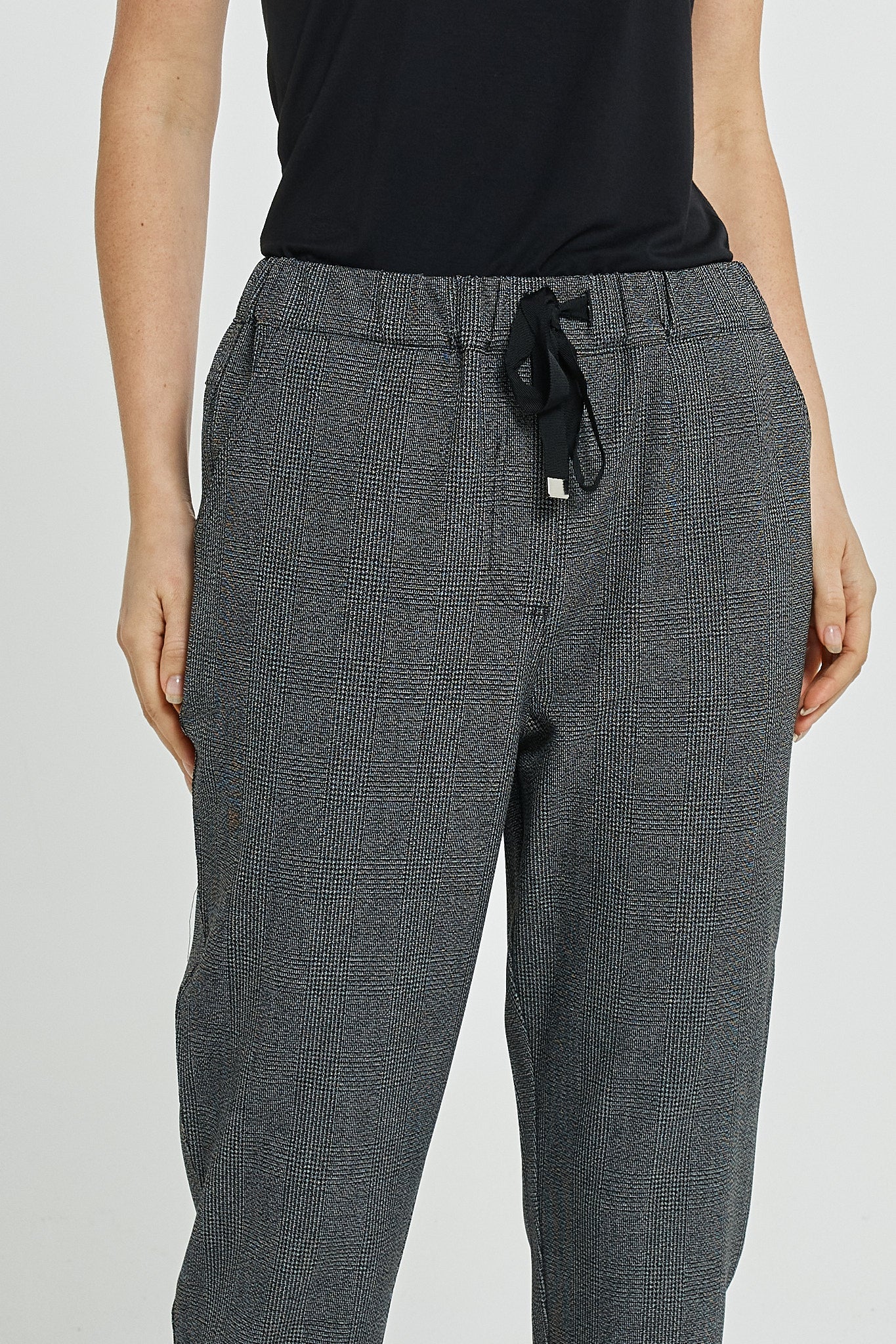 BETTY BASICS KENZIE JOGGER - GREY CHECK - BLACK