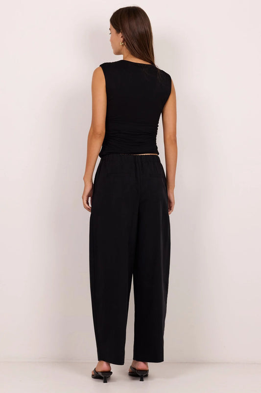 STORIES BE TOLD MANIFESTO BARREL LEG JEANS - BLACK