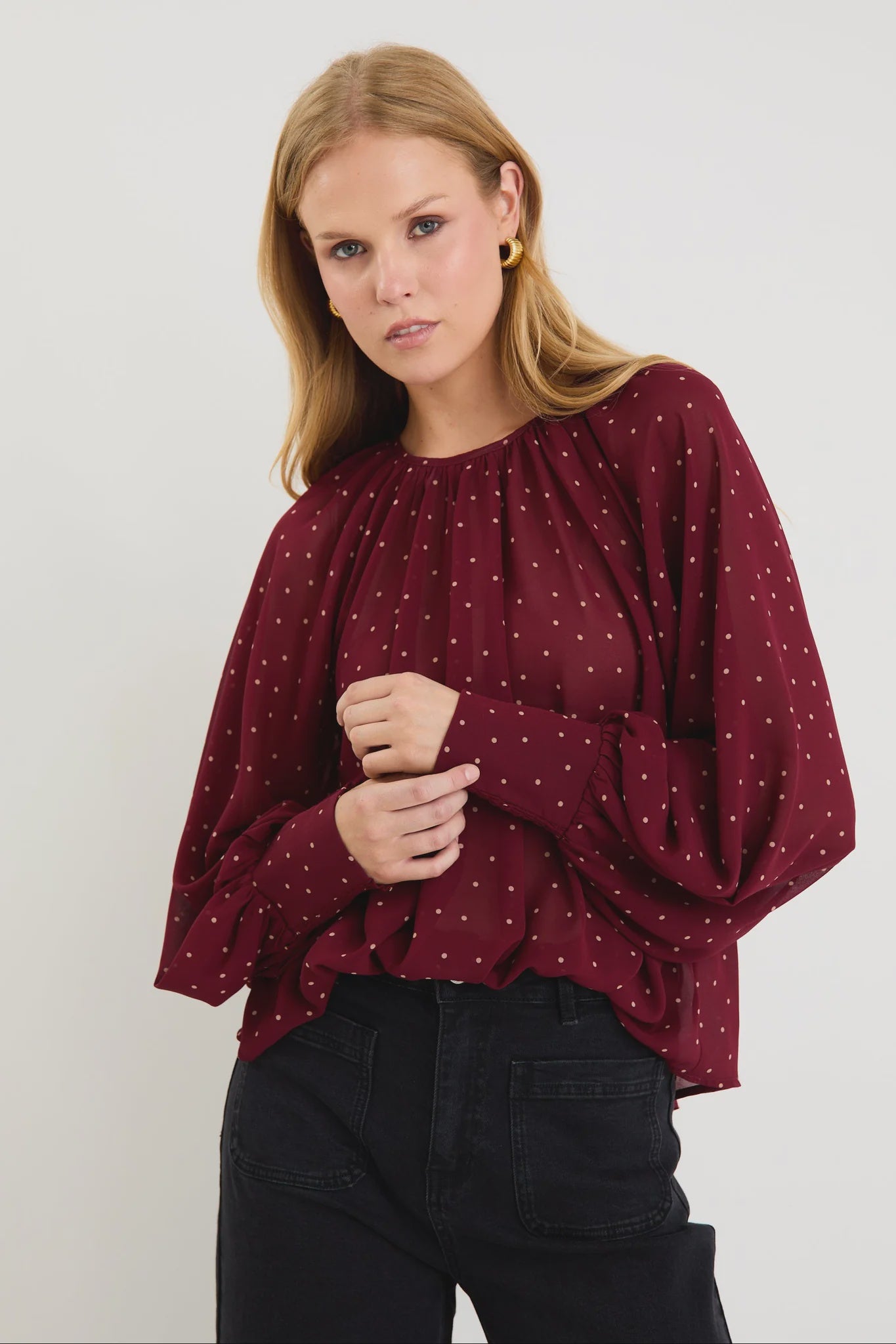 STORIES TO BE TOLD COSMOPOLITAN LS TOP - BURGUNDY