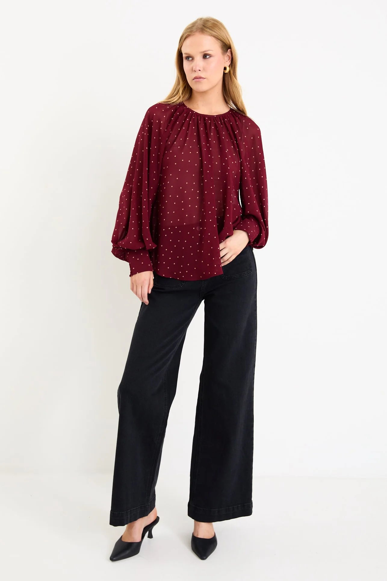 STORIES TO BE TOLD COSMOPOLITAN LS TOP - BURGUNDY