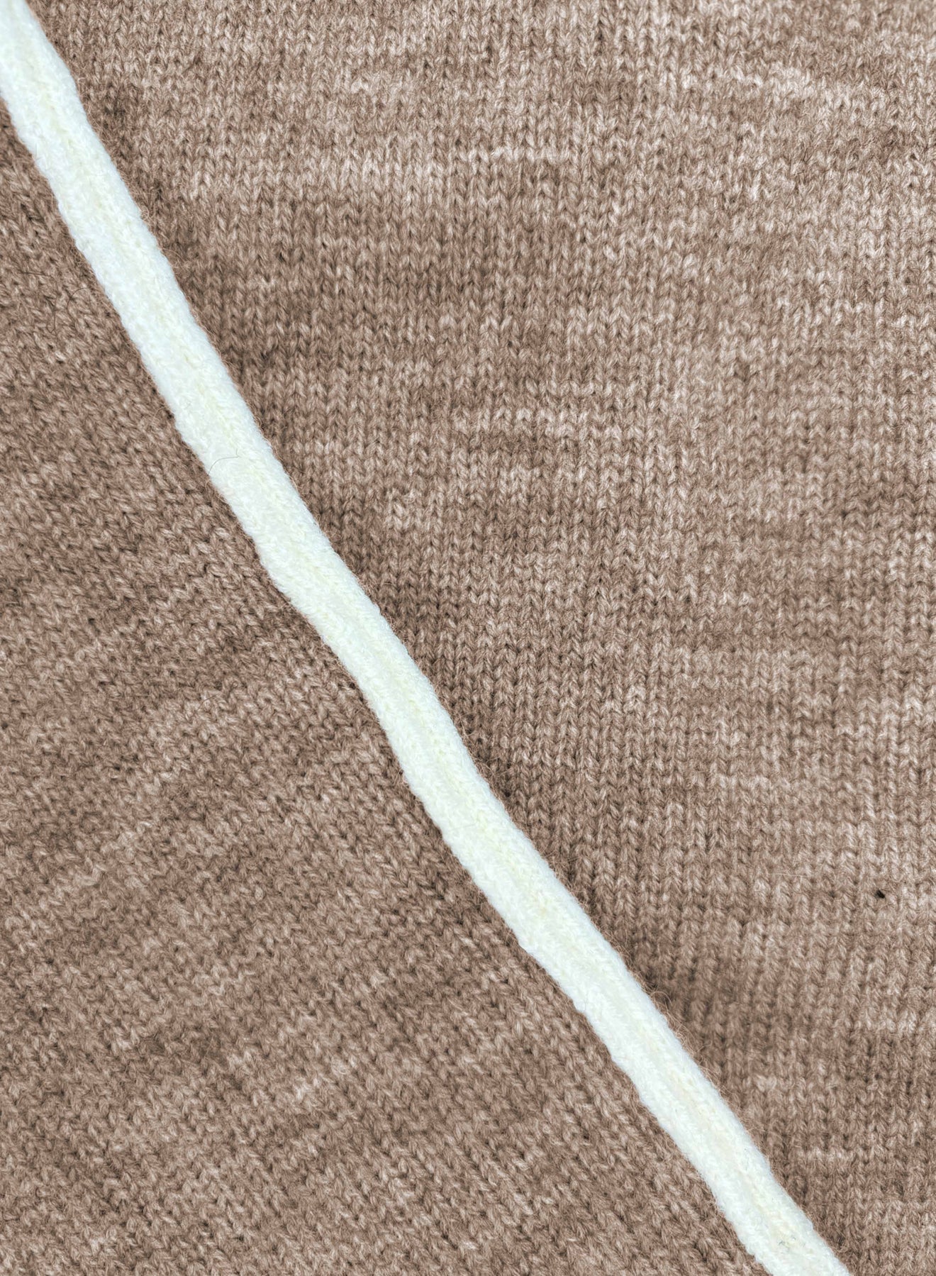 ESMAEE GETAWAY SWEATER - MOCHA / IVORY