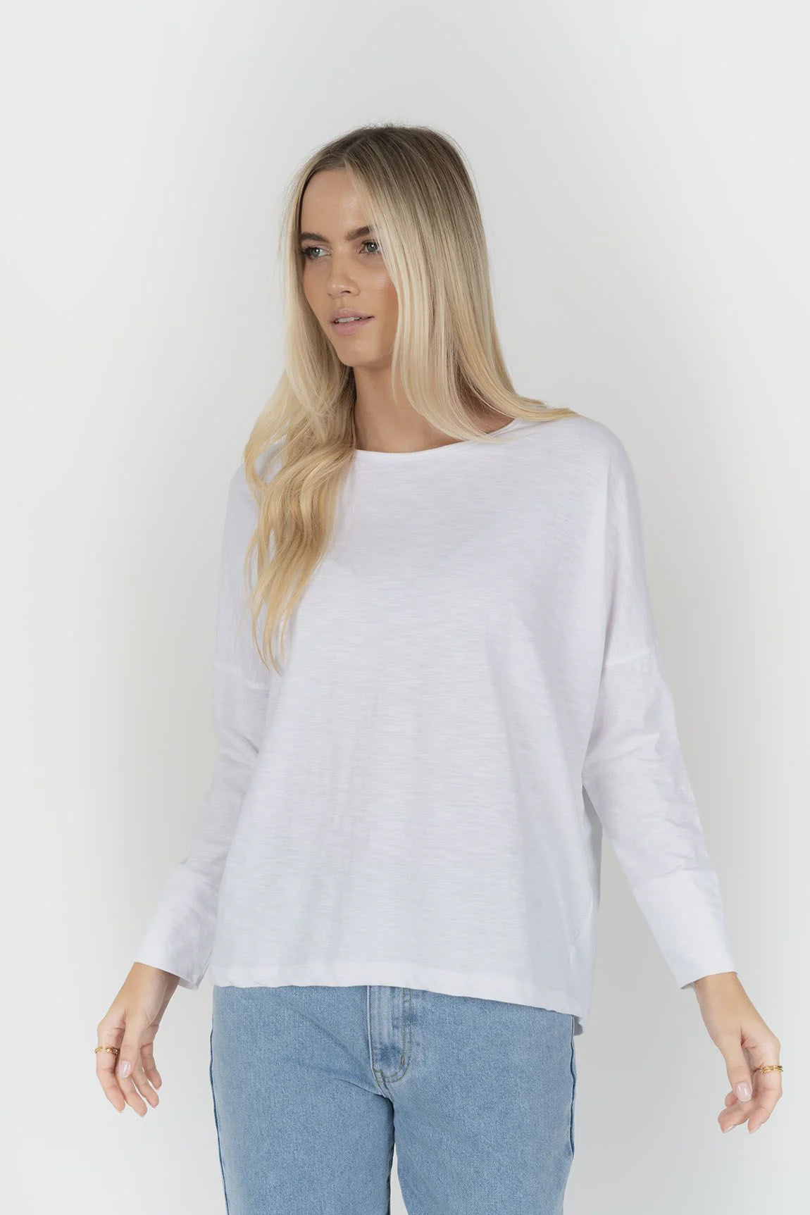HUMIDITY LIFESTYLE DIPPY L/S TEE - WHITE