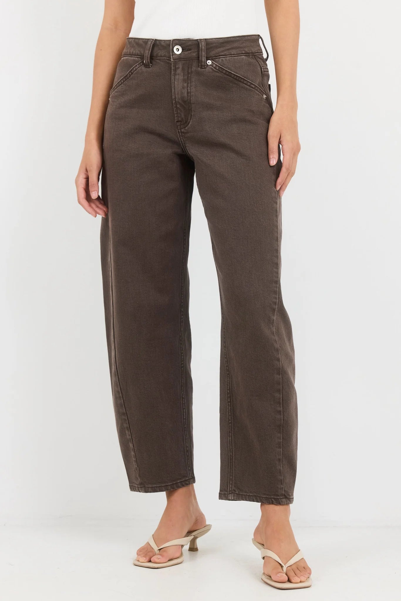 STORIES BE TOLD - IDOLISE BARREL JEAN - MOCHA