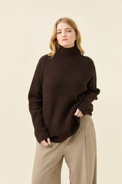 ISLE OF MINE - MIRU JUMPER - CHOCOLATE