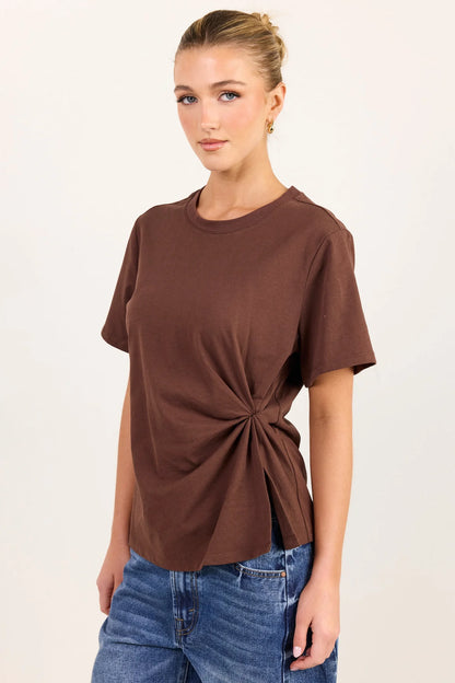IVY & JACK RUPTURE SPLIT TEE - CHOCOLATE