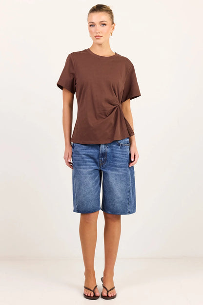 IVY & JACK RUPTURE SPLIT TEE - CHOCOLATE