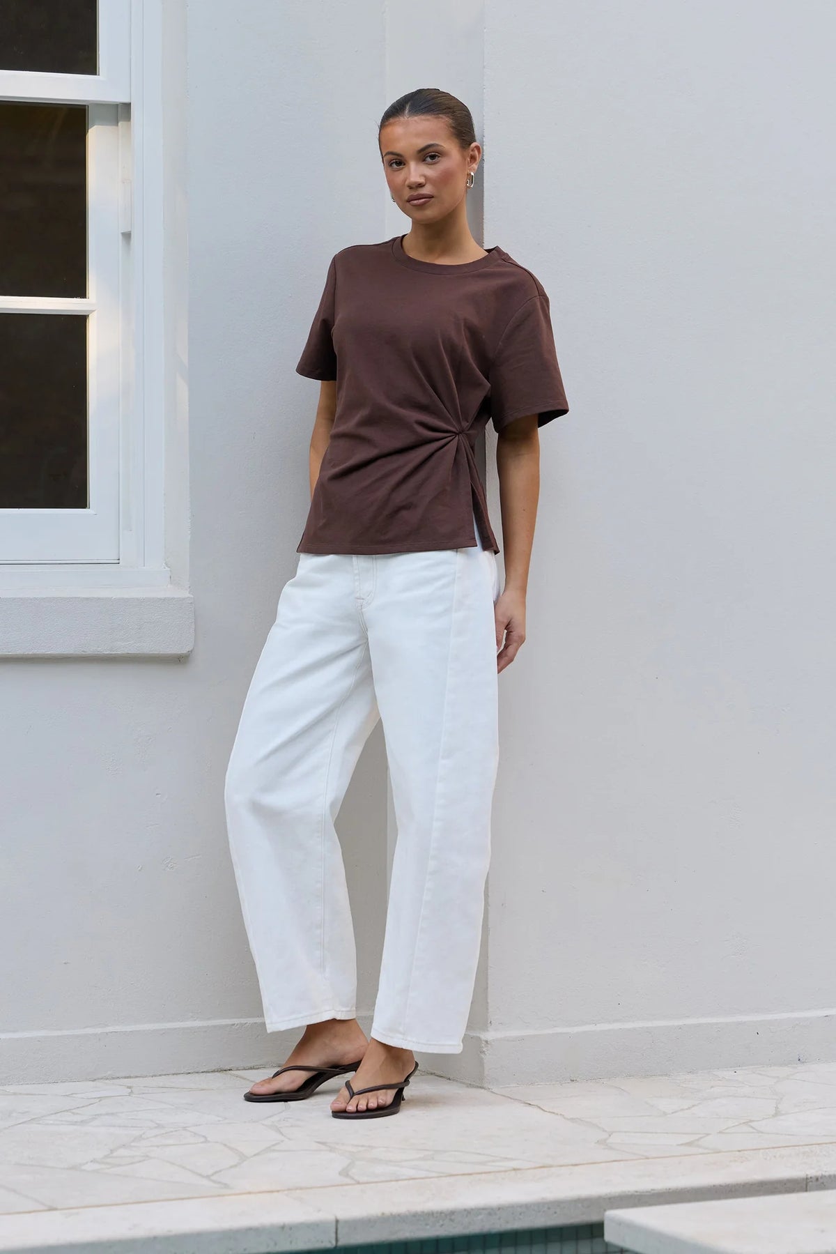 IVY & JACK RUPTURE SPLIT TEE - CHOCOLATE