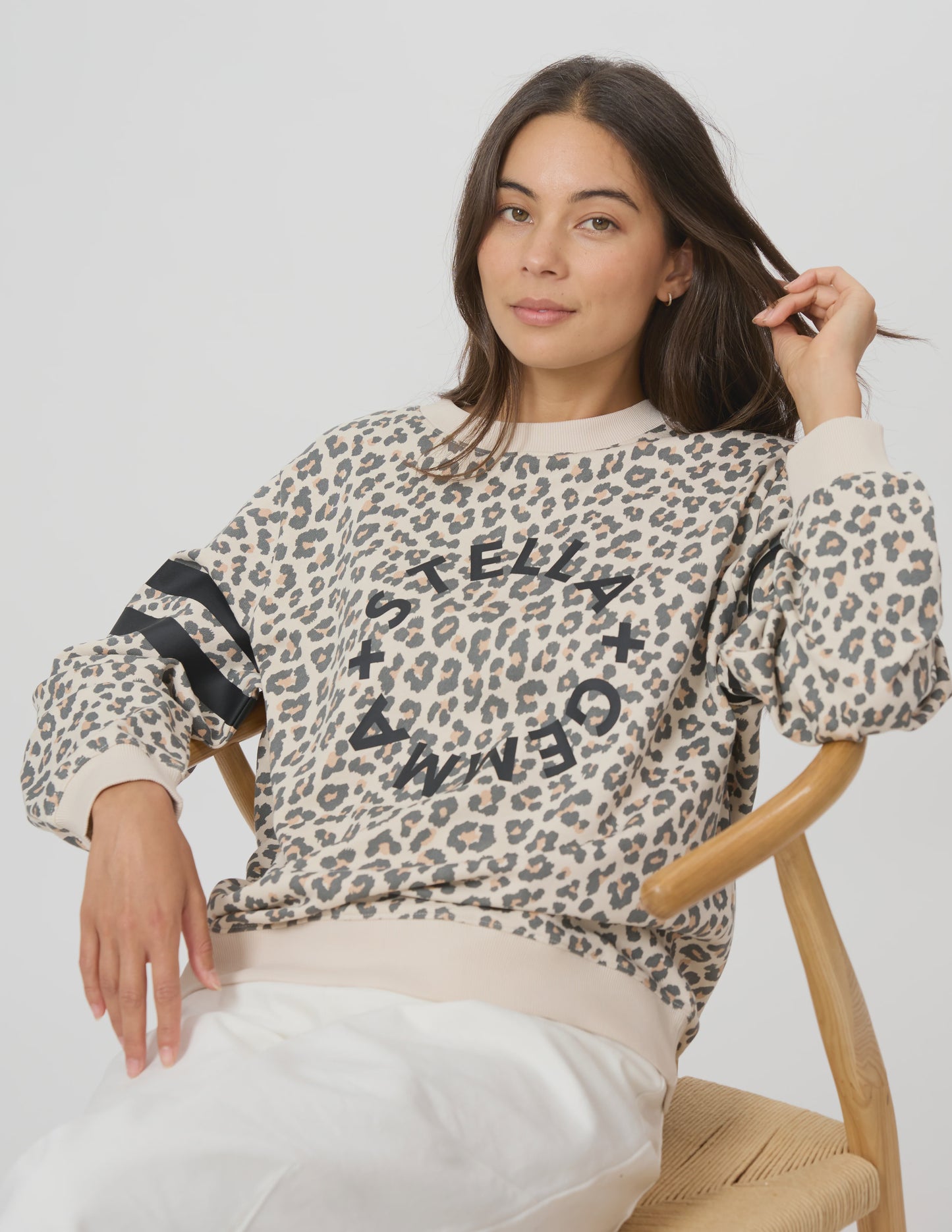 STELLA & GEMMA ESSENTIAL SWEAT - LEPOARD