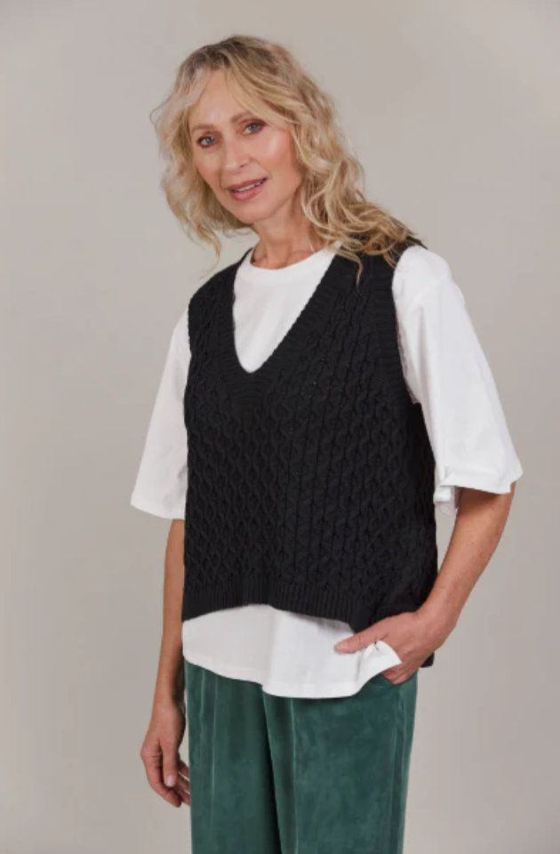 EB & IVE NAVIVA VEST - BLACK - 2578912