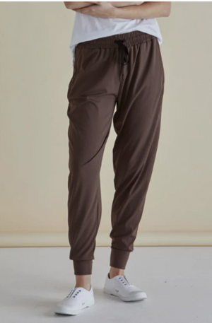BETTY BASICS CARA TRAVEL JOGGER - BROWN - BB7037-BRO